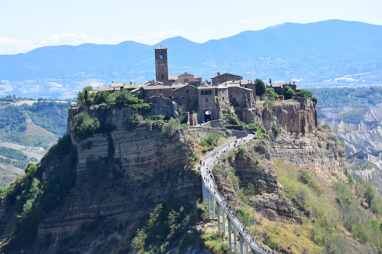 Civita di Bagnoregio e provincia